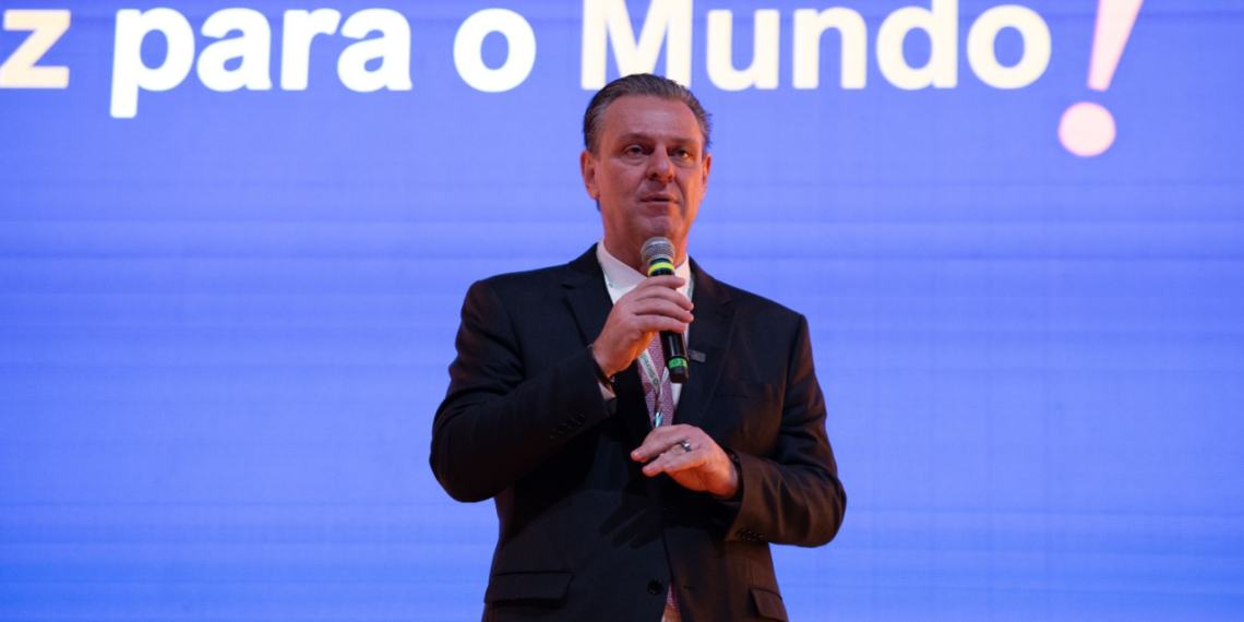 No CNMA, ministro da Agricultura critica ataques ao agro e defende sustentabilidade como diferencial do Brasil.