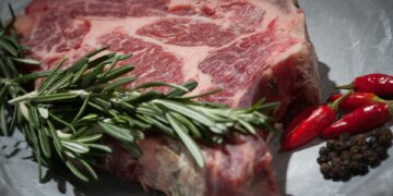 Mesmo com redução nos abates, 2024 deve terminar com forte aumento na produção de carne bovina.