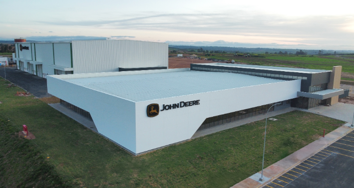 John Deere inaugura no Brasil seu primeiro Centro de Pesquisa e  Desenvolvimento com foco na agricultura tropical