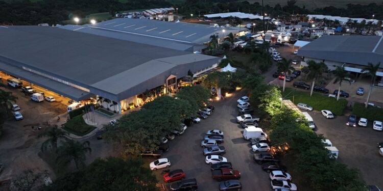 Complexo Haras Raphaela sedia evento para formar novos líderes do cavalo Quarto de Milha no Brasil