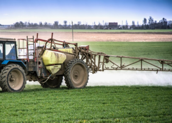 Governo lança programa para reduzir defensivos agrícolas e setor produtivo reage à falta de diálogo