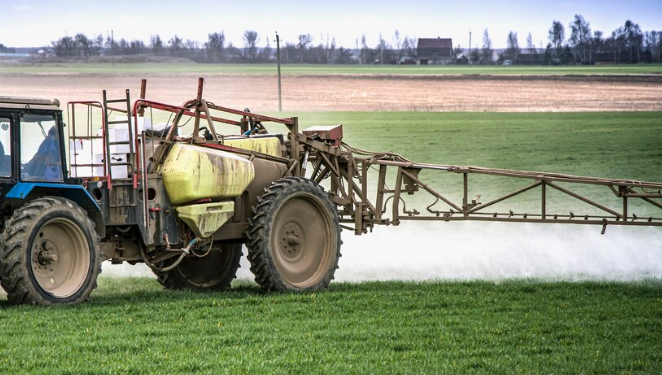 Governo lança programa para reduzir defensivos agrícolas e setor produtivo reage à falta de diálogo